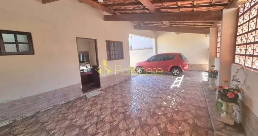 Casa à venda 3 Quartos, 1 Suite, 4 Vagas, 379.61M², Pedro Leme, Roseira - SP