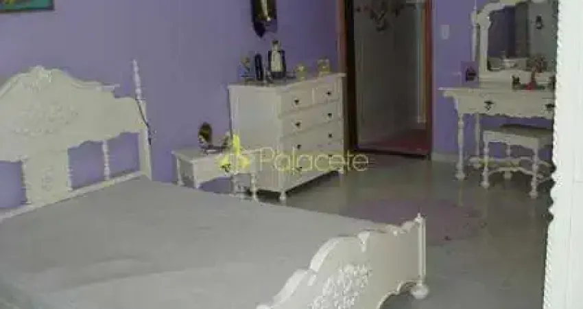 Casa à venda 3 Quartos, 4 Vagas, 325M², Moreira César, Pindamonhangaba - SP