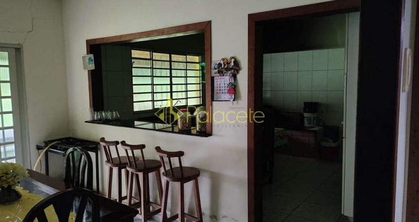 Chácara à venda 2 Quartos, 1 Suite, 30 Vagas, 24000M², Pinga, Pindamonhangaba - SP