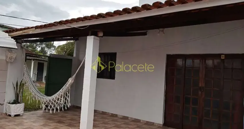 Chácara à venda 5 Quartos, 1 Suite, 3 Vagas, 1600M², Parque Shangrilá, Pindamonhangaba - SP