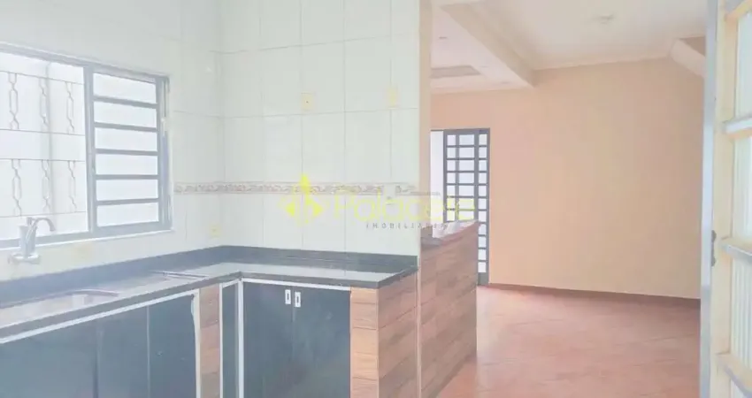 Casa com 3 quartos à venda no Centro, Potim 