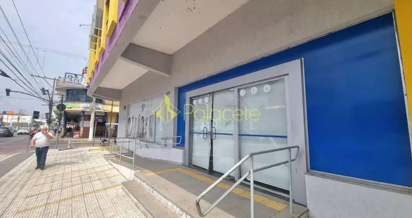 Ponto Comercial de Esquina com 360m², Grande Visibilidade, 3 Banheiros, Cozinha e Estacionamento Pr