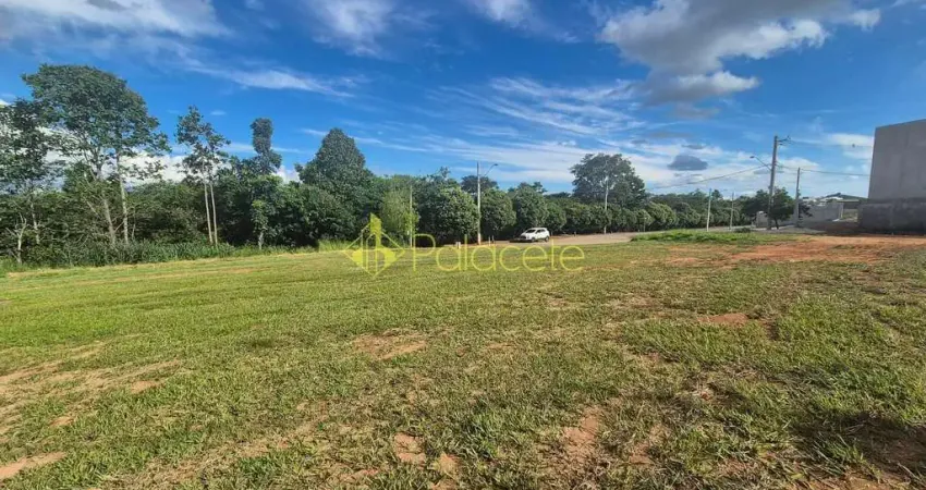 Terreno de 1219m² no Condomínio Colonial Village 2, ao Lado da Área Verde, em Localização Privilegi