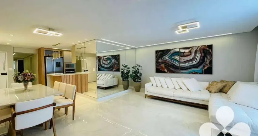 Apartamento 3 dormitórios Frente Mar no Gonzaga, Totalmente Reformado com Vista Panorâmica da Praia