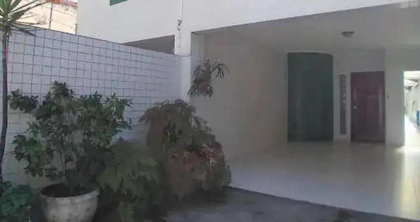 Casa com 3 dormitórios à venda, 236 m² por R$ 1.600.000,00 - Campo Grande - Santos/SP