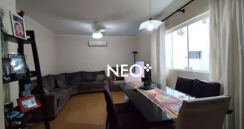 Village com 3 dormitórios à venda por R$ 640.000,00 - Marapé - Santos/SP
