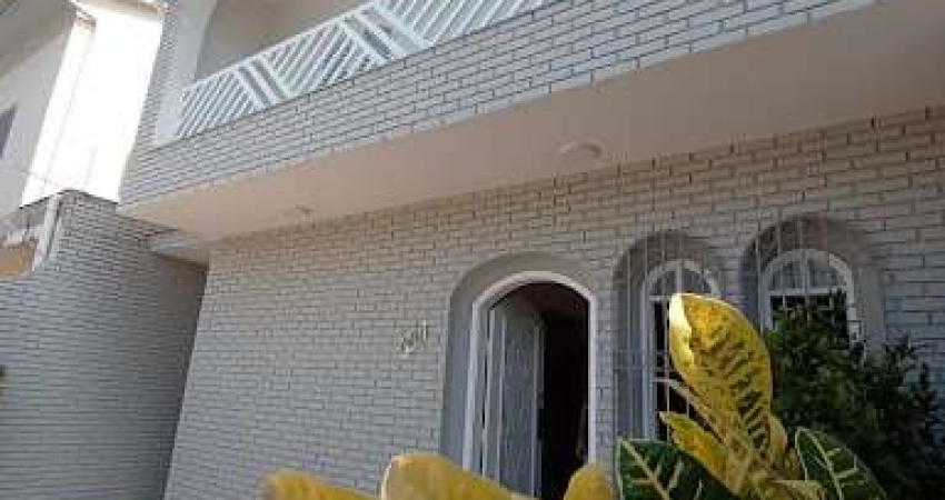 Sobrado com 4 dormitórios à venda, 226 m² por R$ 1.450.000,00 - Embaré - Santos/SP