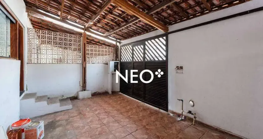 Sobrado com 3 dormitórios para alugar, 220 m² por R$ 3.500,00/mês - Parque Bitaru - São Vicente/SP