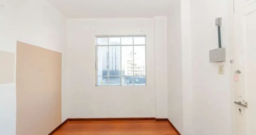 Conjunto Comercial para alugar, 40.00 m2 por R$500.00  - Centro - Curitiba/PR
