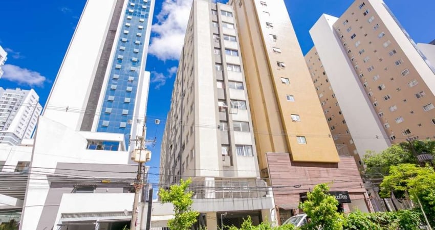 Apartamento com 1 quarto  para alugar, 37.58 m2 por R$1600.00  - Centro - Curitiba/PR