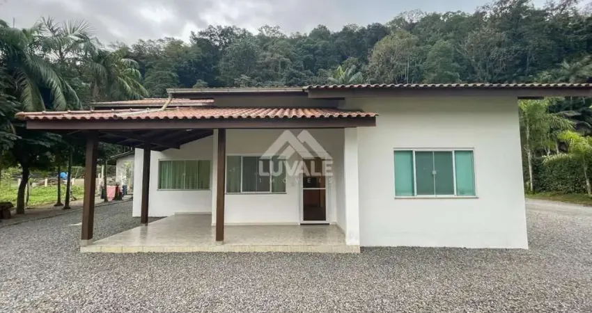 Casa Semimobiliada | Schroeder I | 3 quartos (1 suíte) | 183m²