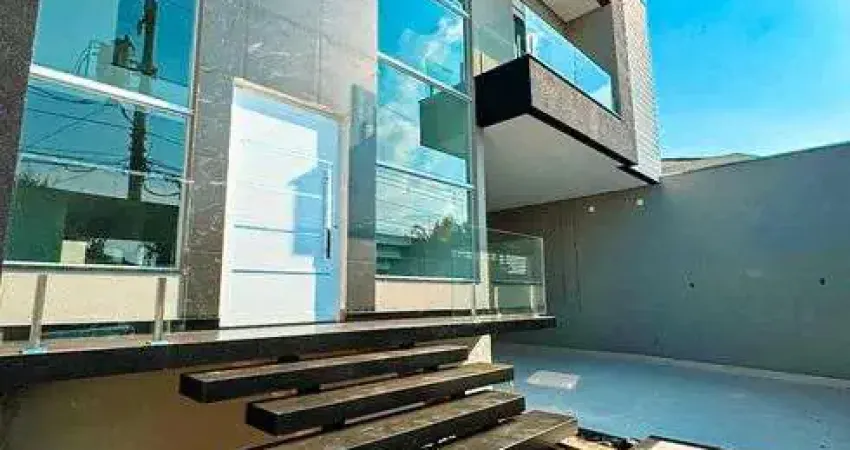 Sobrado para venda tem 320 metros quadrados com 4 quartos