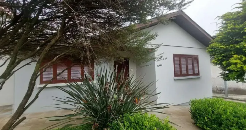 Casa à venda em Caxias do Sul, Jardim Eldorado - Semi Mobiliada, com churrasqueira e garagem