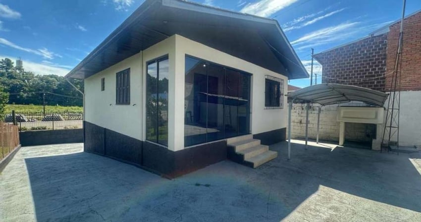 Casa mobiliada com 03 dormitórios no Bairro Jardim das Hortênsias, Caxias do Sul - Venda