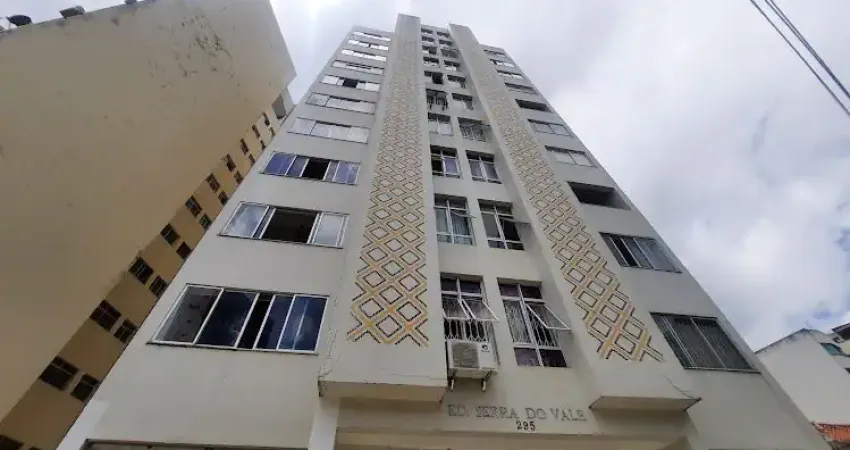 Apartamento á venda com três quartos no Canela