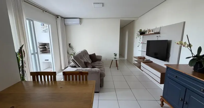 Apartamento 02 dormitórios com sacada e churrasqueira e varanda em são josé/sc