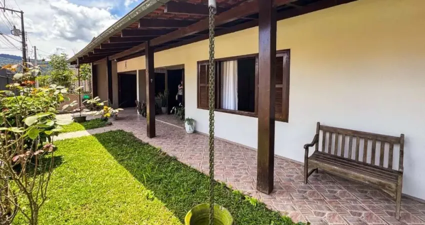 Casa com 5 quartos à venda no Garcia, Blumenau 