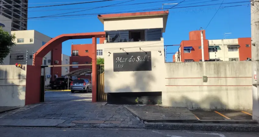 Aluga-se – capim macio | condomínio mar do sul i*   *perto do praia shopping e av. eng. roberto freire!*  apartamento térreo, recém-reformado, ideal para quem busca conforto, praticidade e ótima local