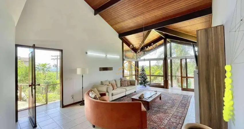 Casa com 4 quartos sendo 2 suítes à venda, 445 m² por R$ 1.890.000 - Condomínio Parque das Artes - Embu das Artes/SP