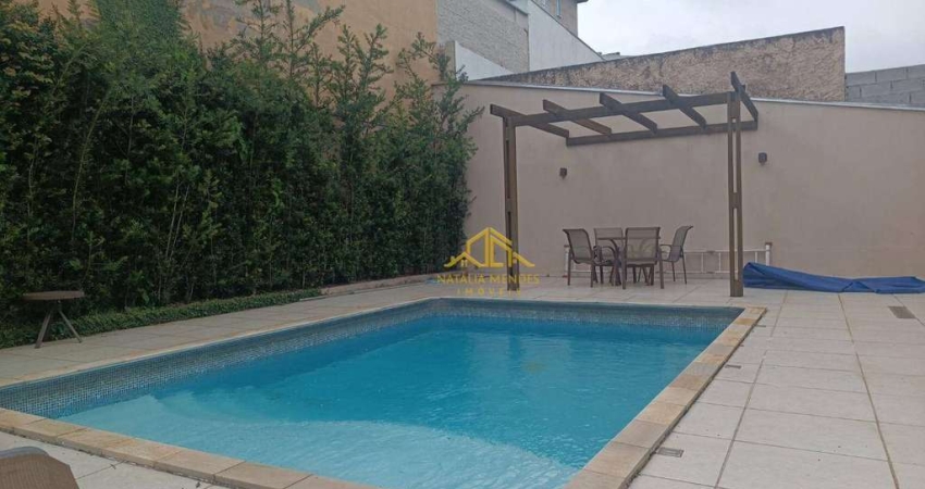Casa com 4 dormitórios à venda, 350 m² por R$ 1.800.000,00 - Jardim Caiapia - Cotia/SP