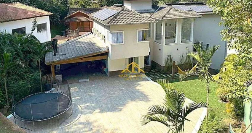 Casa com 4 quartos à venda, 483 m² por R$ 2.200.000 - Fazendinha - Carapicuíba/SP