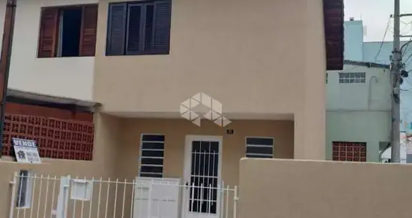 Casa com 2 quartos à venda na Rua Poeta Castro Alves, 29, Vila das Palmeiras, Guarulhos