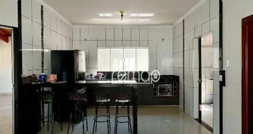 Ótima casa com 3 dormitórios, edícula e área de churrasco no jardim elisa