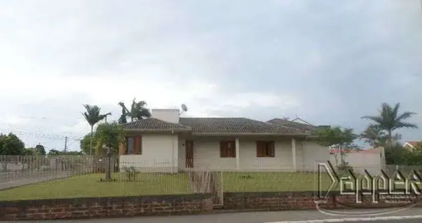 Casa com 3 quartos para alugar no Petrópolis, Novo Hamburgo