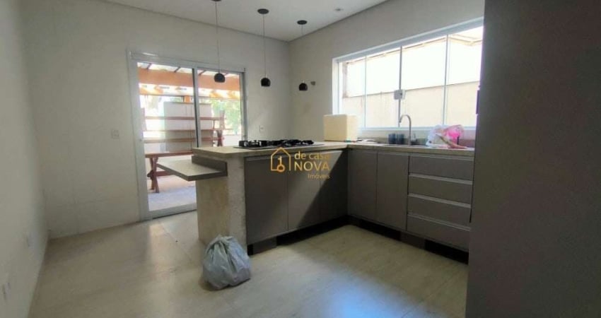 Casa em condomínio fechado com 3 quartos para alugar na Rua Gagliari, Jardim Caiapia, Cotia