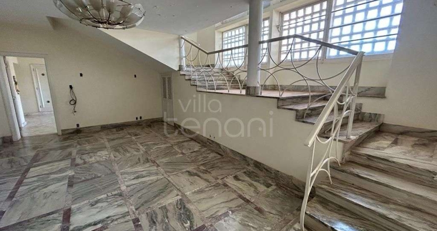 Mansão histórica no Centro de Mirassol! Construção ímpar e conservadíssima! Raridade!
