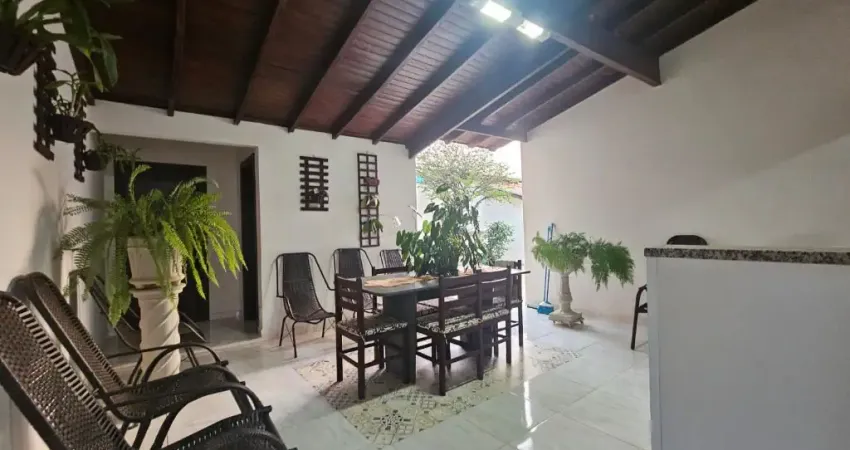 Bela casa à Venda no Celina Dalul 3 Dormitórios, 1 Suíte, em Mirassol/SP!