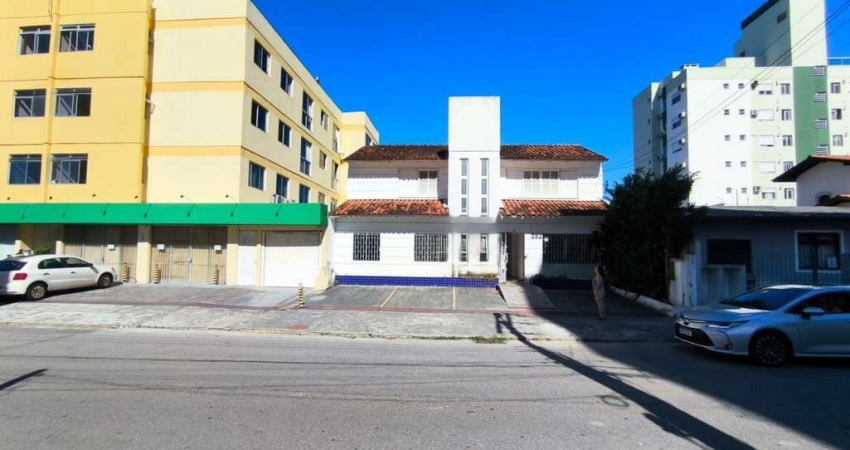 Casa comercial para alugar na Rua Presidente Gama Rosa, 252, Trindade, Florianópolis