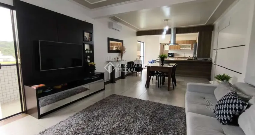 Apartamento com 3 quartos para alugar na Manoel Olério dos Santos, 225, Ingleses do Rio Vermelho, Florianópolis