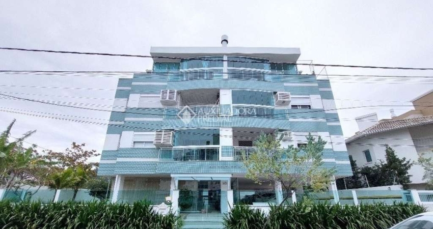 Apartamento com 3 quartos para alugar na Rua Gilmar Darli Vieira, 27, Campeche, Florianópolis