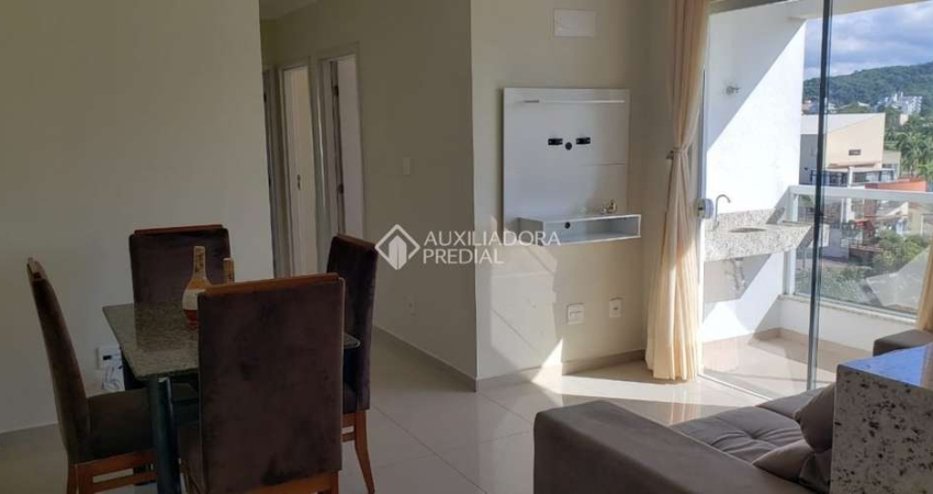 Apartamento com 3 quartos para alugar na Avenida da Pedra Branca, 464, Pedra Branca, Palhoça