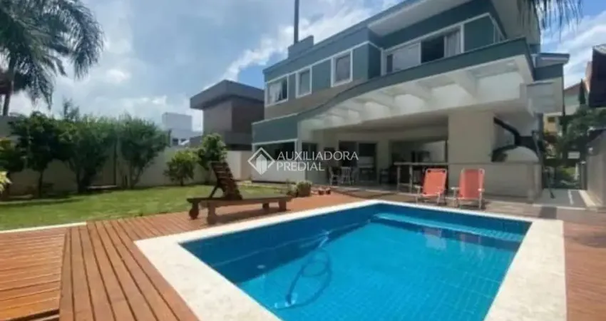Casa com 5 quartos para alugar na das Sapopemas, 436, Jurerê, Florianópolis
