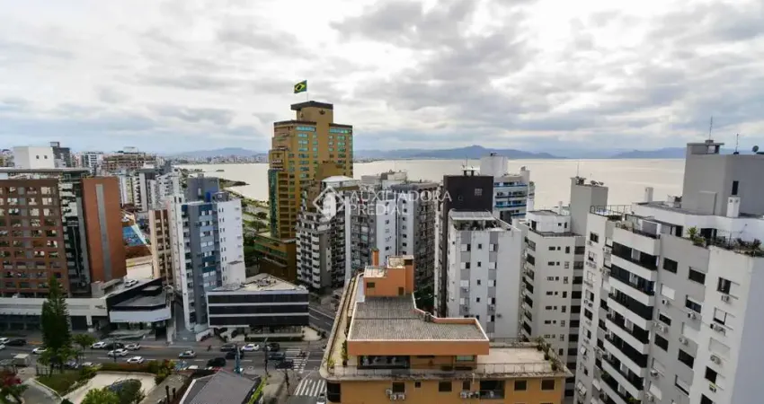 Cobertura com 3 quartos para alugar na Rua Jairo Callado, 101, Centro, Florianópolis