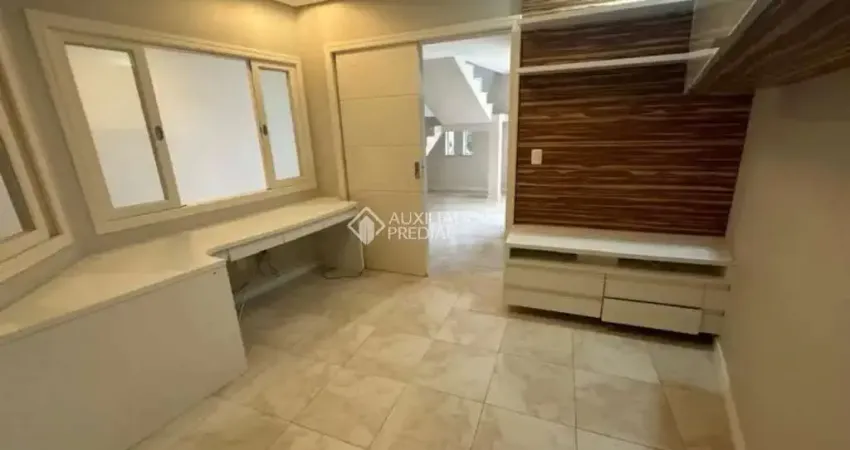 Casa com 3 quartos para alugar na Rua Araranguá, 49, Centro, Florianópolis