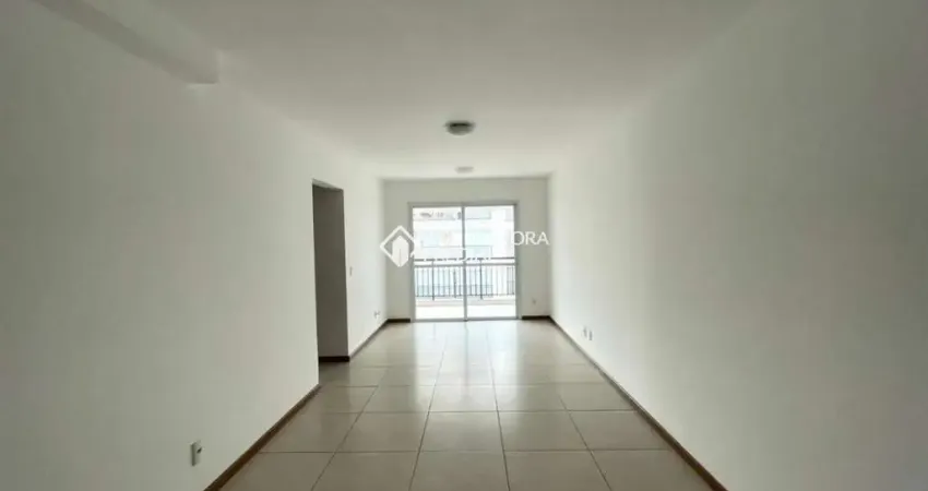 Apartamento com 3 quartos para alugar na Rua João Meirelles, 1435, Abraão, Florianópolis
