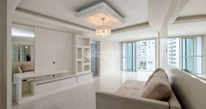 Apartamento com 3 quartos para alugar na Praça Olívio Amorim, 112, Centro, Florianópolis