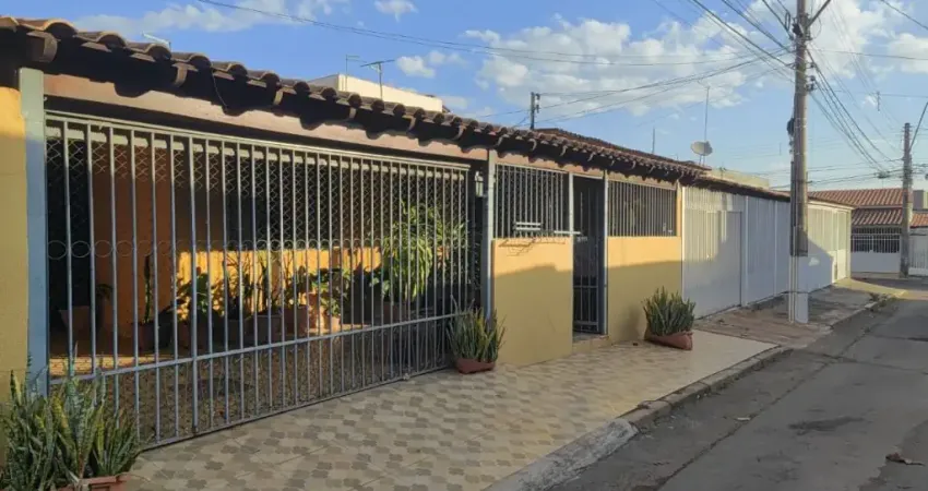 Vendo excelente casa em ótima localização na x norte do gama df !!