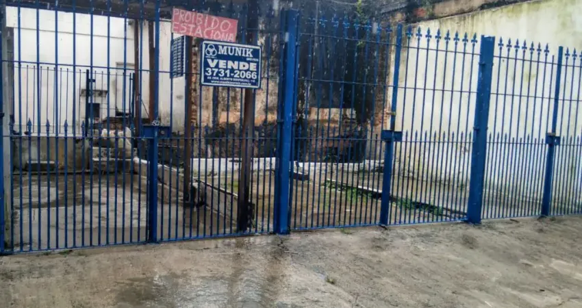 Terreno 10x30 para investir ou fazer o seu Projeto. Venha Conhecer!!