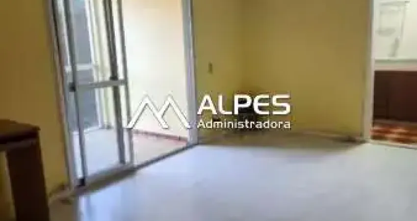 Excelente apartamento de 2 quartos, na melhor localização da cidade, com comércio, farmácias, e escolas próximos.
