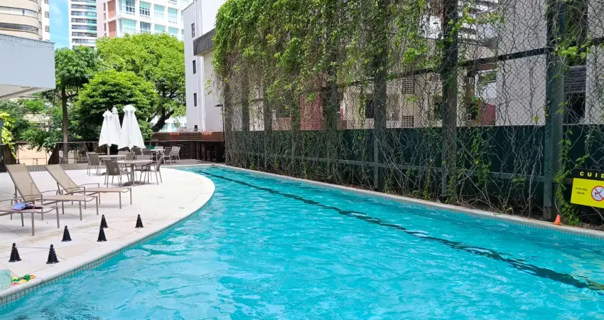 Apto. Alto padrão, 403m², Meireles, andar alto, todo projetado com móveis Florêncio, Suíte master com dois banheiros e 3 closet. Varandas independentes e em todas suítes, 3 vagas soltas e 2 indianas,