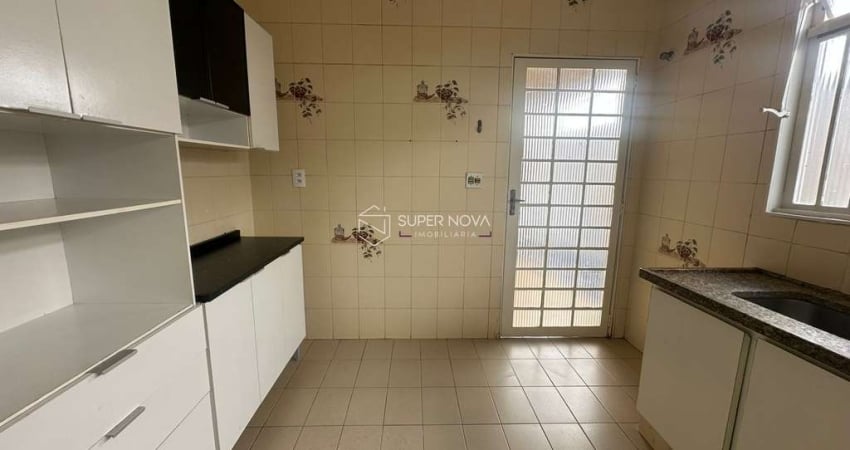 Casa com 3 quartos para alugar no Saudade, Araçatuba 