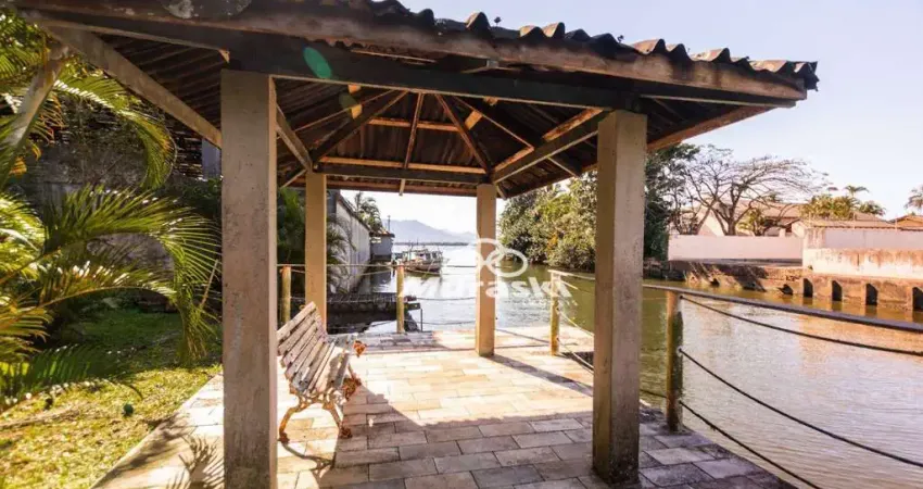 Casa com 1 dormitório à venda, 320 m² por R$ 1.850.000,00 - Piçarras - Guaratuba/PR