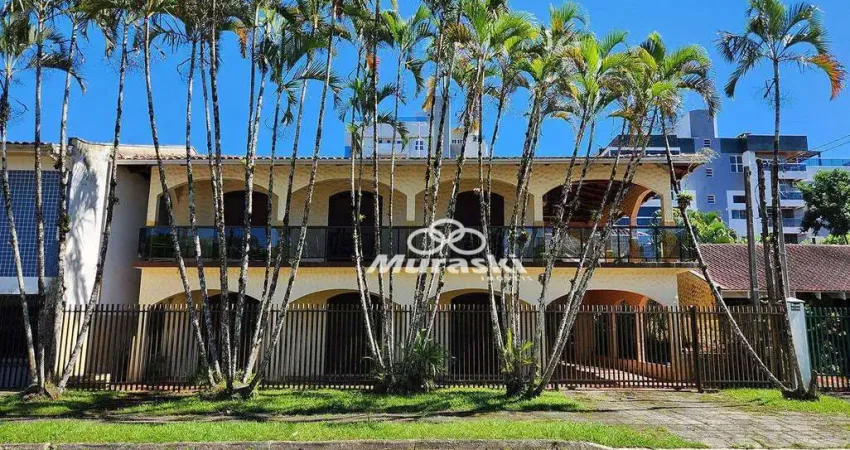Casa com 4 dormitórios à venda, 420 m² por R$ 1.650.000,00 - Centro - Guaratuba/PR