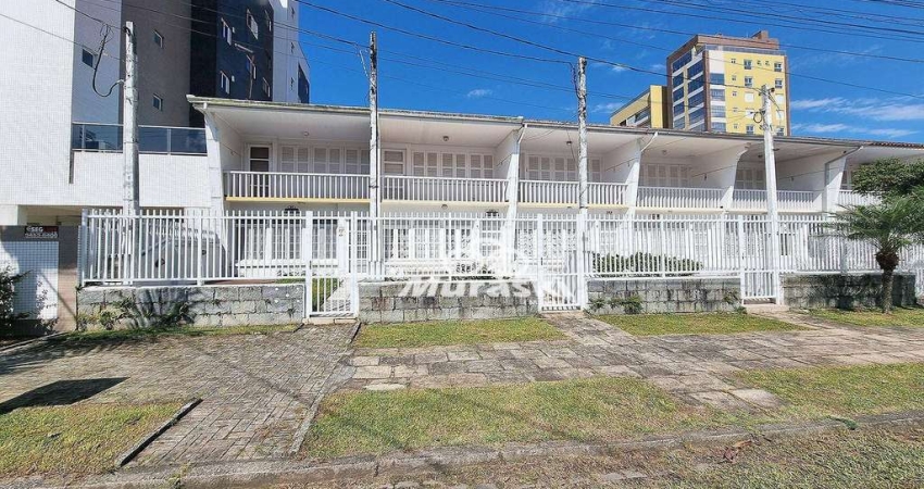 Sobrado com 3 dormitórios à venda, 135 m² por R$ 700.000,00 - Centro - Guaratuba/PR