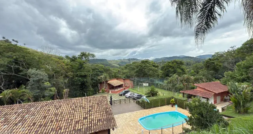 Cansado do barulho da cidade? Granja à venda no Salvaterra!