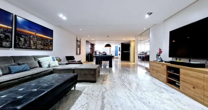 Casa com 3 quartos à venda na Rua Barão de Santa Helena, Centro, Juiz de Fora